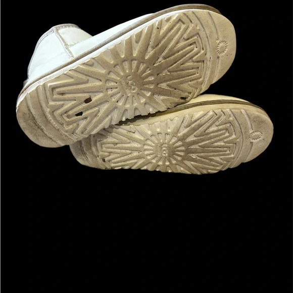 Ugg Glow In The Dark Boots - Picture 4 of 5